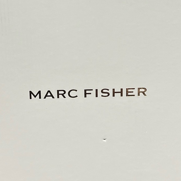 🌻NEW w/box Marc Fisher Ivory "Nebula" Square Toe Ankle Booties Size 9 - Picture 9 of 10